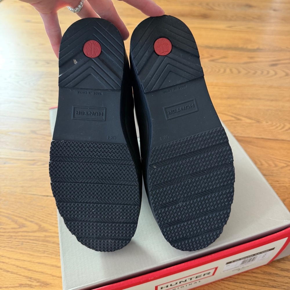 LIKE NEW Hunter Women's PLAY™ Short Rain Boots in Black (Size US 6 / EU 37) - Picture 12 of 14